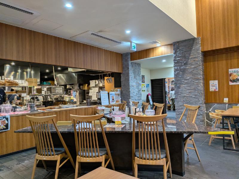 湯の瀬レストランの店内