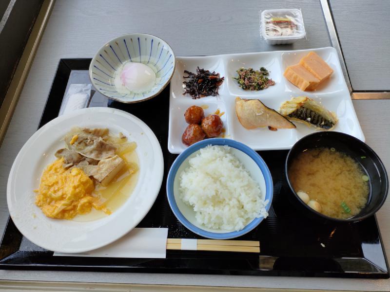 朝食