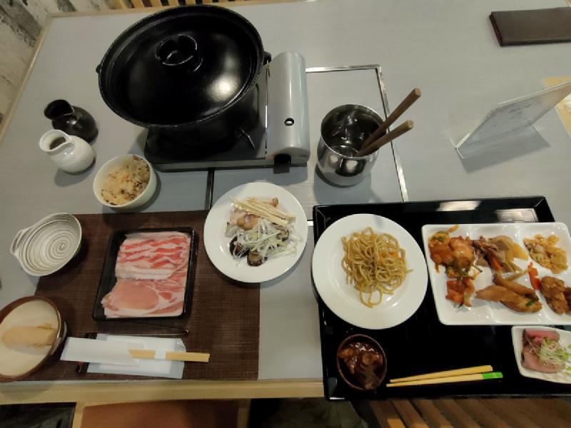 夕食